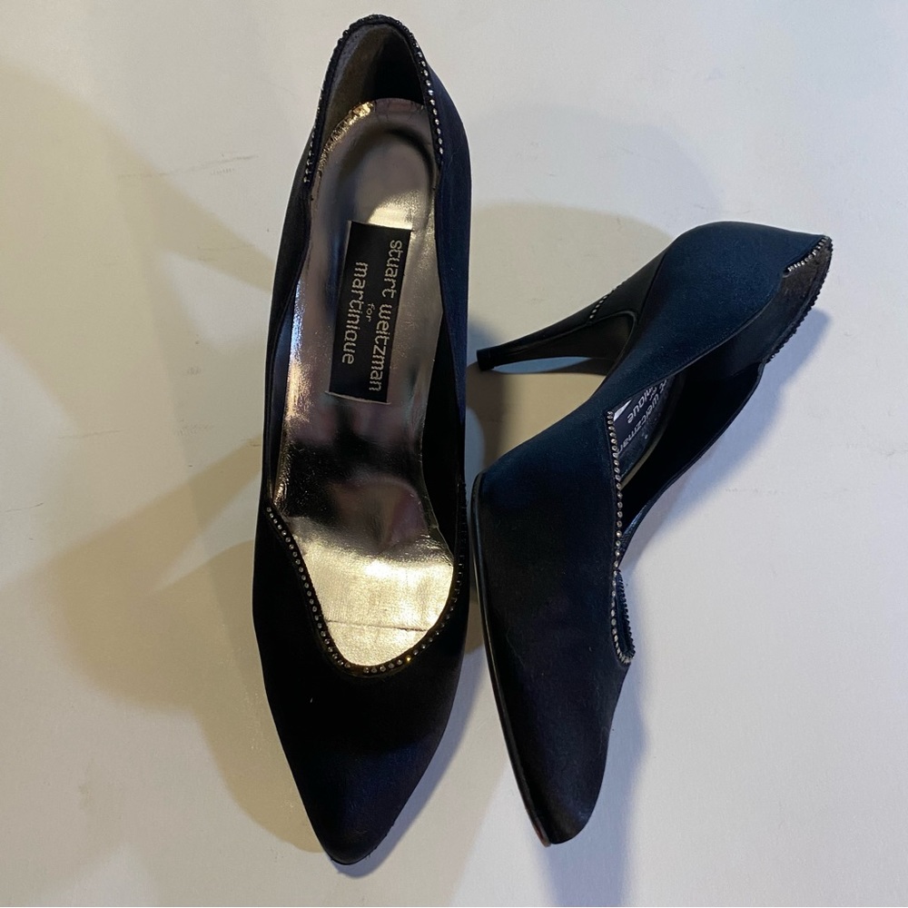 Stuart Weitzman for Martinique SZ 9 1/2 GUC black satin pumps,see pic  has flaw